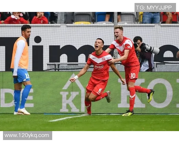 比勒费尔德与柏林联合的激烈对决谁能笑到最后分析比赛前景与关键球员表现