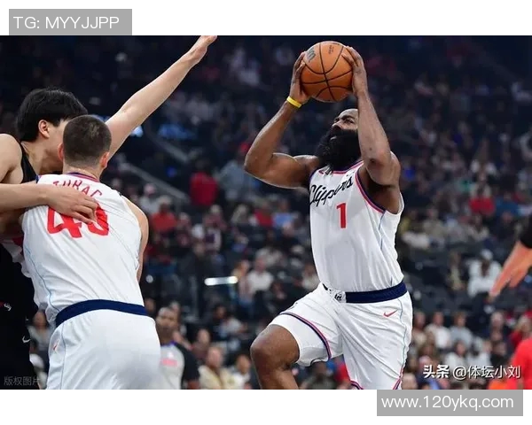 快船力克开拓者，取得三连胜：一支崛起的力量