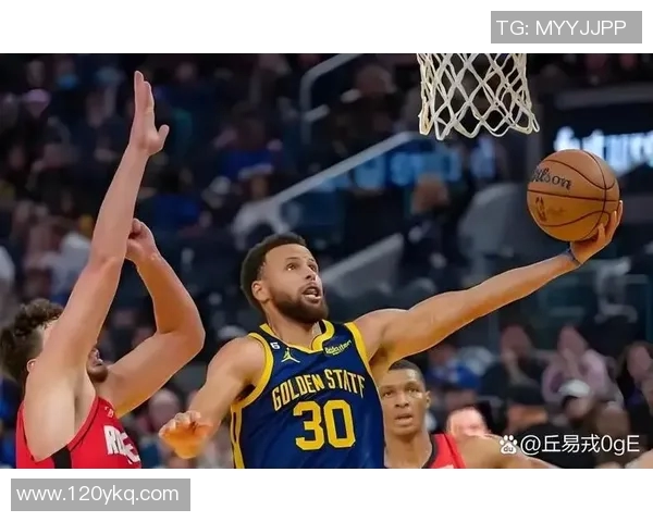 勇士与火箭季后赛激战正酣双方争夺激烈引发球迷热议