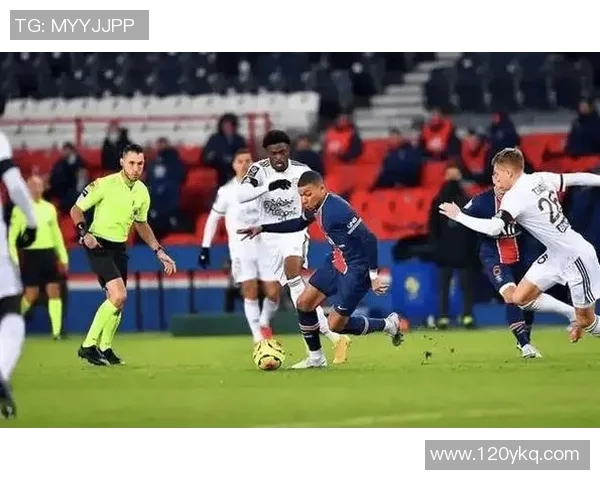 曼彻斯特联与巴黎圣日尔曼的巅峰对决精彩回顾与分析 曼彻斯特联与巴黎圣日尔曼的巅峰对决精彩回顾与分析